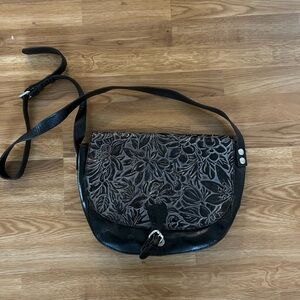 PATRICIA NASH // Black Leather Crossbody Bag